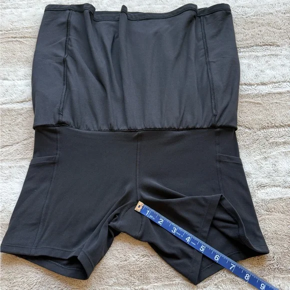 ATHLETA Salutation Stash High Rise 16 1/2 Skort in Color Black Size S - Picture 10 of 12